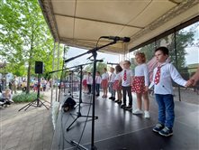 Deň matiek a pietna spomienka 2022 - dekoratívna grafika